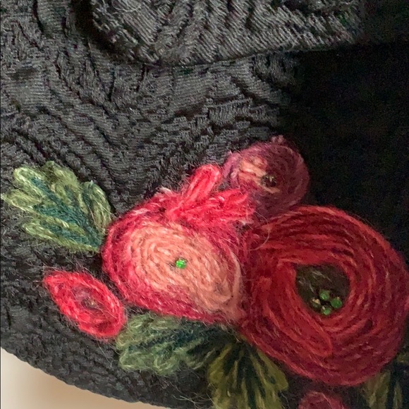 Beautiful textured jacket with gorgeous details - Picture 4 of 6